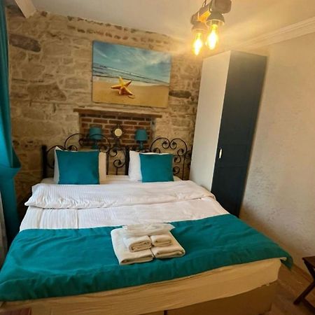Foca Antik Otel Exterior foto