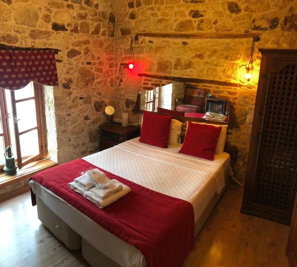Foca Antik Otel Exterior foto