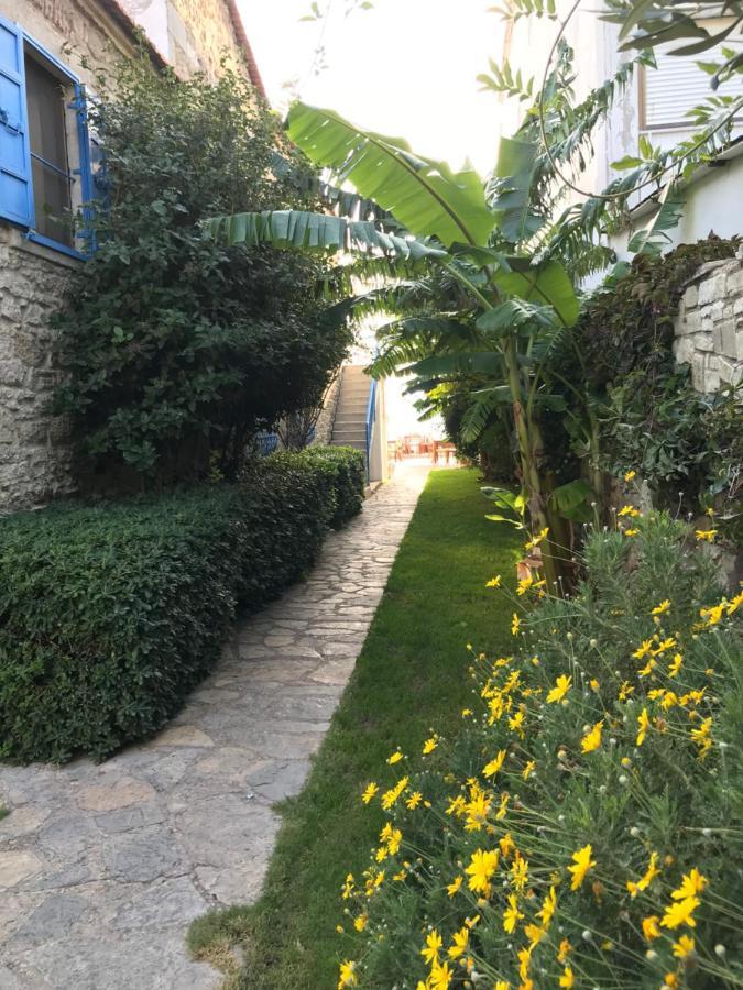 Foca Antik Otel Exterior foto