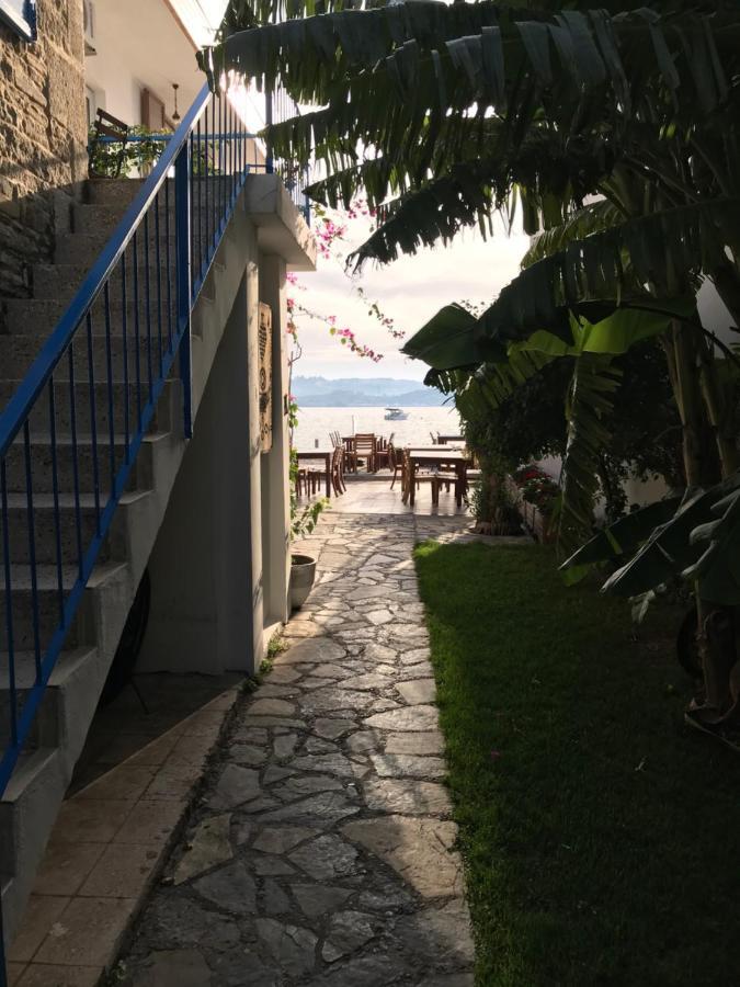 Foca Antik Otel Exterior foto